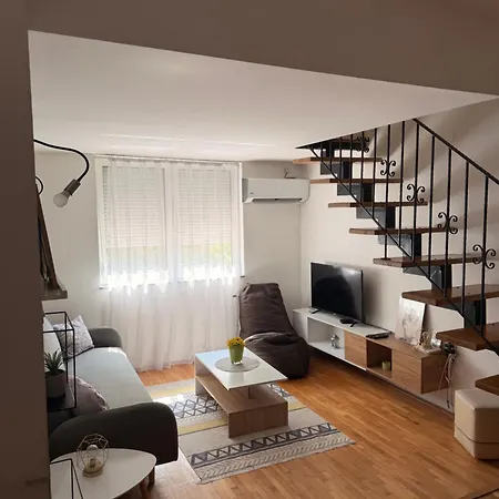 Mia's Duplex *
