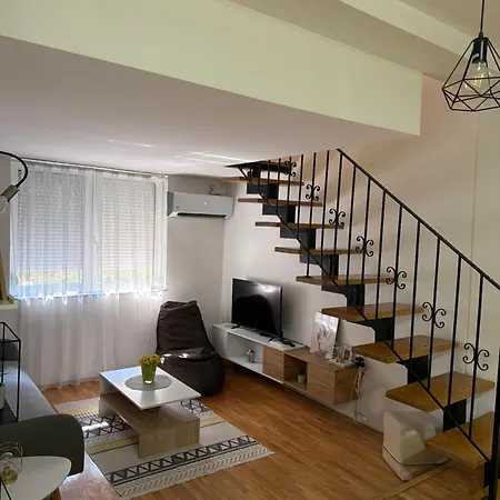 Mia's Duplex